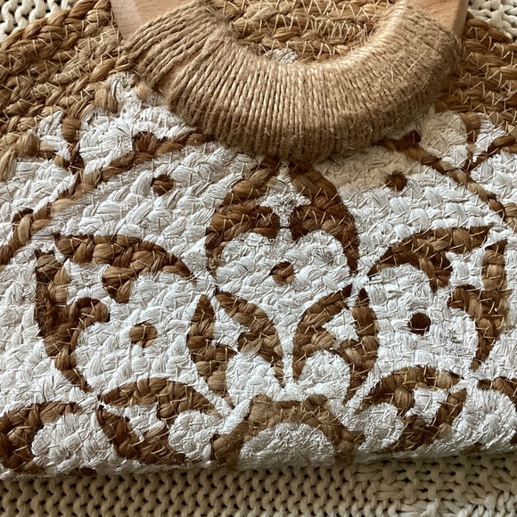 Antik Craft Straw Pia “Taco” Crescent Shape Crossbody Bag - Picture 5 of 7